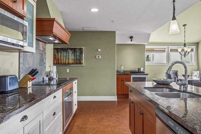 402 - 191 Kananaskis Way, Condo with 3 bedrooms, 3 bathrooms and 1 parking in Canmore AB | Image 20