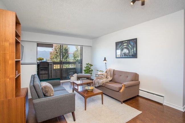 303 - 440 E 5th Avenue, Condo with 1 bedrooms, 1 bathrooms and 1 parking in Vancouver BC | Image 2