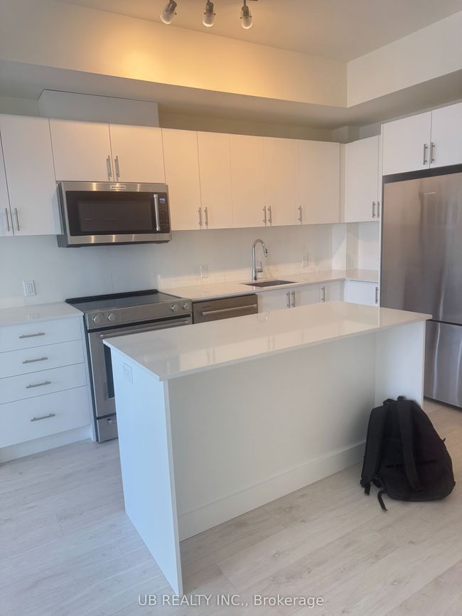 2419 - 8960 Jane St, Condo with 1 bedrooms, 2 bathrooms and null parking in Concord ON | Image 5