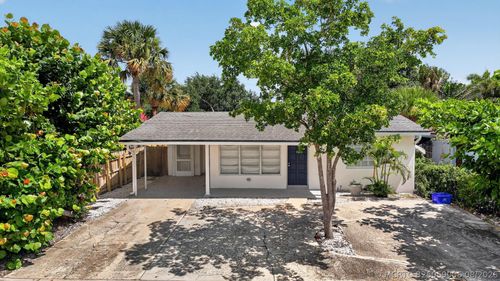 111 Euclid Blvd, Lantana, FL, 33462-4613 | Card Image