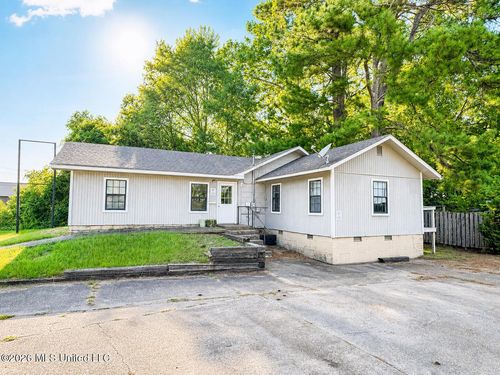 830 Lakeview Drive, Grenada, MS, 38901 | Card Image