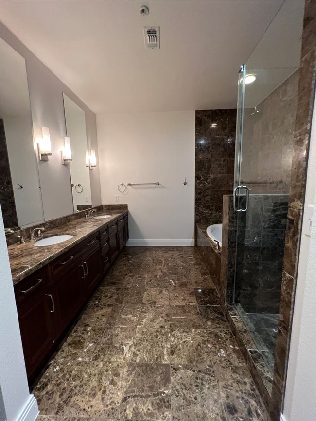 APT-1410 - 8066 Park Ln, Condo with 2 bedrooms, 3 bathrooms and null parking in Dallas TX | Image 5