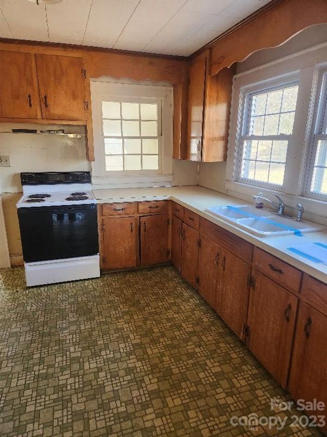 1441 Zion Church Rd, House other with 3 bedrooms, 1 bathrooms and null parking in Hickory NC | Image 6