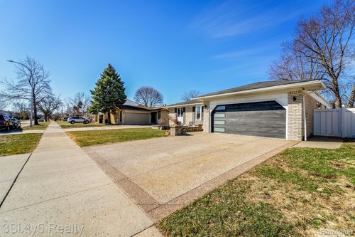 4894 Hillcrest Rd, Trenton, MI, 48183-4591 | Card Image
