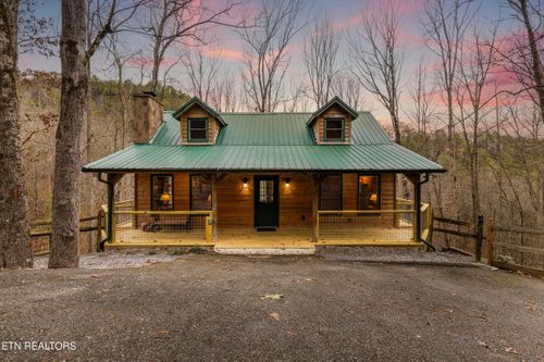 1040 Laurel Rd, Townsend, TN, 37882-3610 | Card Image