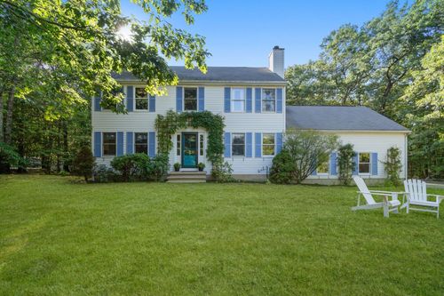 8 Bush Rd, Hudson, MA, 01749-1384 | Card Image