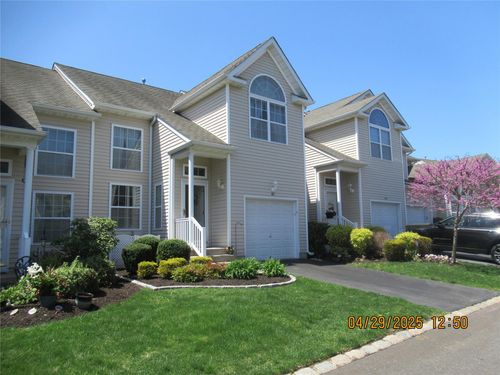 165 Kettles Ln, Medford, NY, 11763-1553 | Card Image