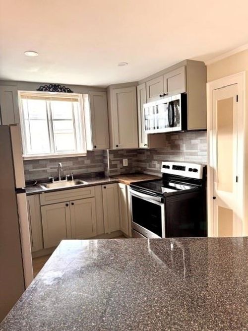 3-143 Pidge Ave, Pawtucket, RI, 02860-6073 | Card Image