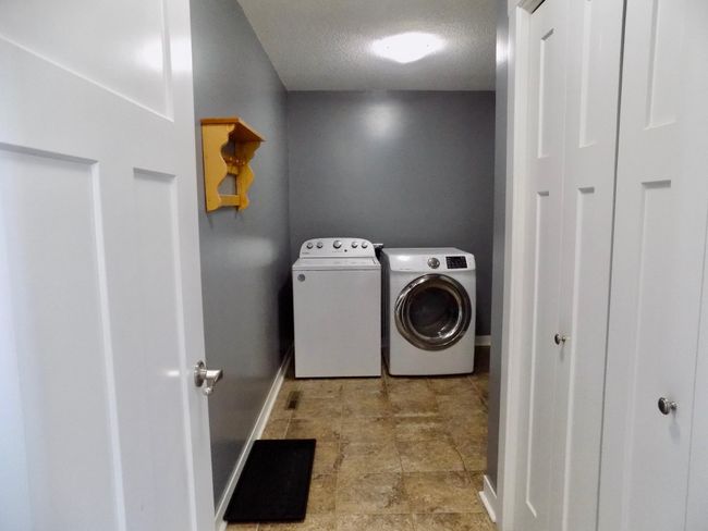 Laundry near garage, front entry | Image 7