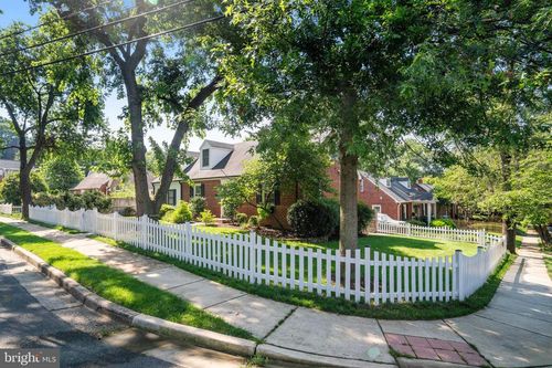 740 Upland Pl, ALEXANDRIA, VA, 22314-4947 | Card Image