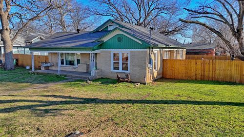 517 W Lamar St, Alvord, TX, 76225-5927 | Card Image