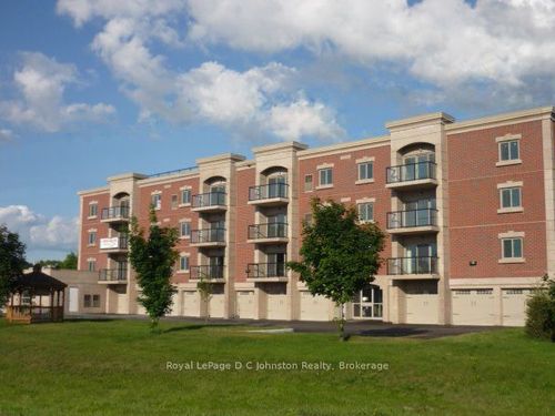 202-221 Adelaide St, Southampton, ON, N0H2L0 | Card Image