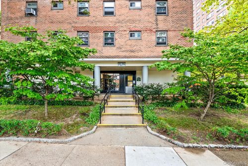 apt-2d-21 33rd Rd, Astoria, NY, 11106-4251 | Card Image