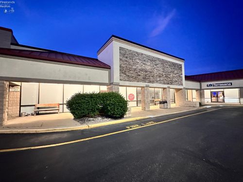 a-1800 E State St, Fremont, OH, 43420-4083 | Card Image