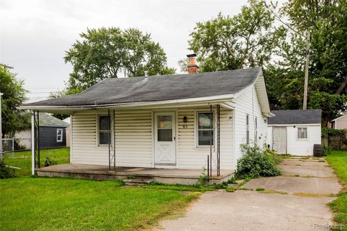 63 Chestnut Ave, Hazel Park, MI, 48030-1323 | Card Image