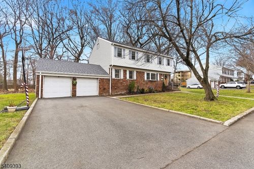 72 Prospect St, Paramus, NJ, 07652-4302 | Card Image