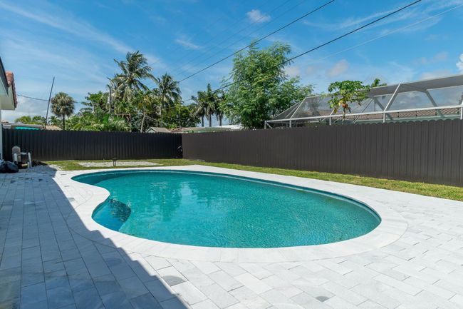 739 Se 11 Th Ave, House other with 3 bedrooms, 2 bathrooms and null parking in Deerfield Beach FL | Image 19