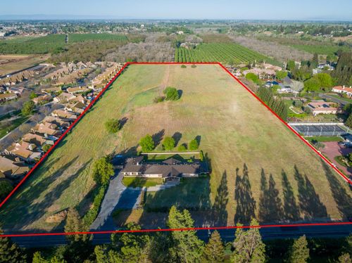 624 N Stearns Rd, Oakdale, CA, 95361-9234 | Card Image