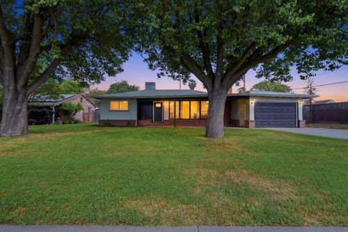 630 Auburn St, Tulare, CA, 93274 | Card Image