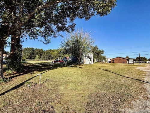 130 S Urbanec St, East Bernard, TX, 77435 | Card Image