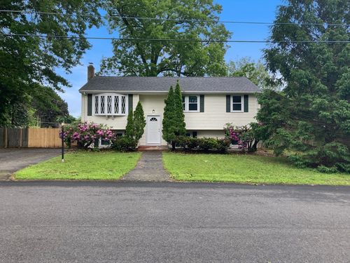 35 Donna St, Brockton, MA, 02302-2423 | Card Image