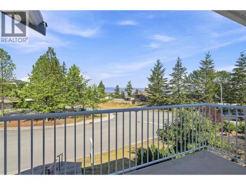 913 Greystone Cres, Kamloops, BC, V1S1K7 | Card Image