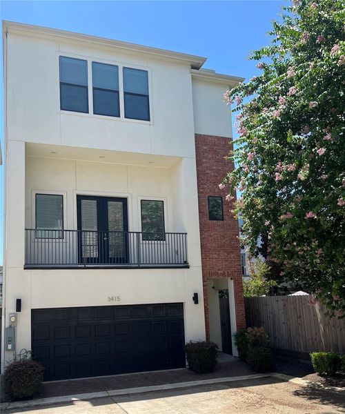 3415 Kensington Yellow Pl, Houston, TX, 77008-1486 | Card Image