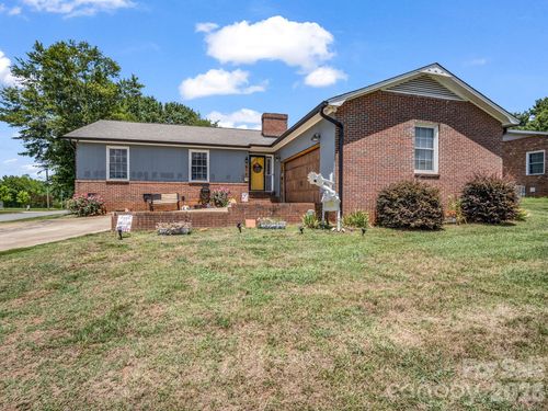 816 Rhodann Dr, Shelby, NC, 28152-6365 | Card Image