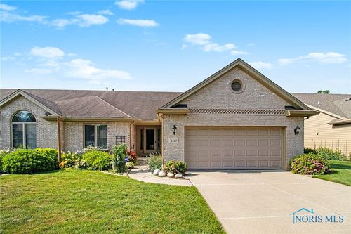 8637 Stone Oak Dr, Holland, OH, 43528-9251 | Card Image
