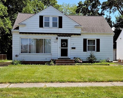 30616 Clarmont Rd, Willowick, OH, 44095-3728 | Card Image