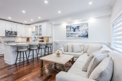 apt-82-114 Atlantic Ave, Lynbrook, NY, 11563-3458 | Card Image