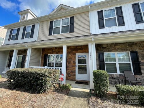 4327 Kobuk Ln, Charlotte, NC, 28269-7804 | Card Image