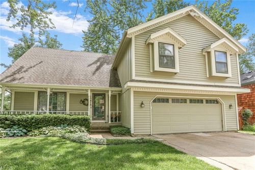 15819 W 147th Ter, Olathe, KS, 66062-4728 | Card Image