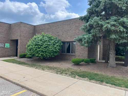 25650 Kelly Rd, Roseville, MI, 48066-4904 | Card Image