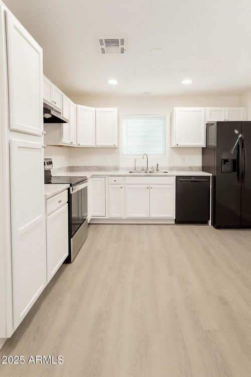 108 S Ocotillo Dr, Apache Junction, AZ, 85120-6553 | Card Image