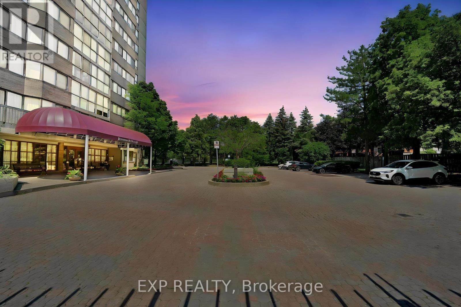 Residential in Mississauga (Erindale) 3