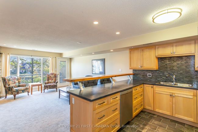 20 - 40 Ontario St S, Condo with 2 bedrooms, 2 bathrooms and 1 parking in Grand Bend ON | Image 13