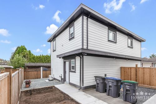 g101-15371 94 Avenue, Surrey, BC, V3R1E2 | Card Image