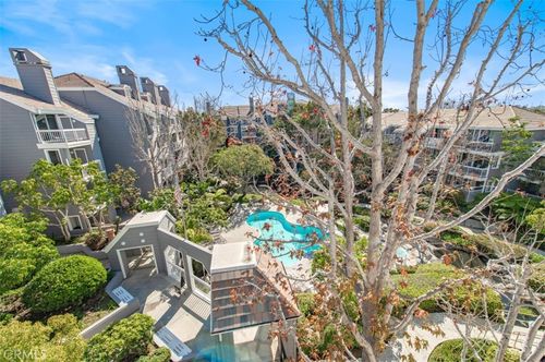 d401-20301 Bluffside Cir, Huntington Beach, CA, 92646-8521 | Card Image