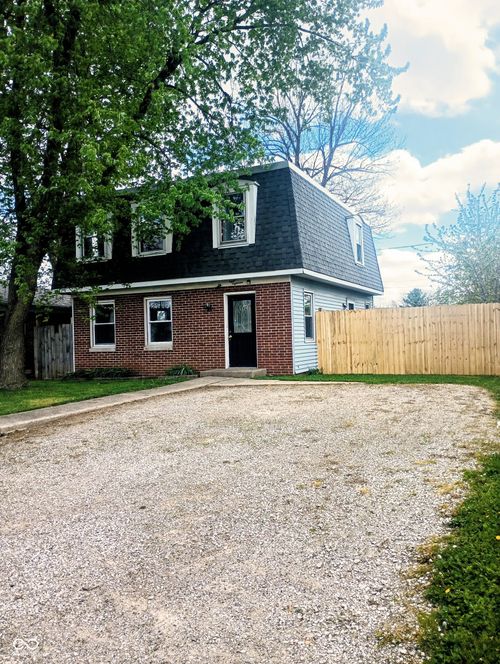 818 Moriseni St, Shelbyville, IN, 46176-2360 | Card Image