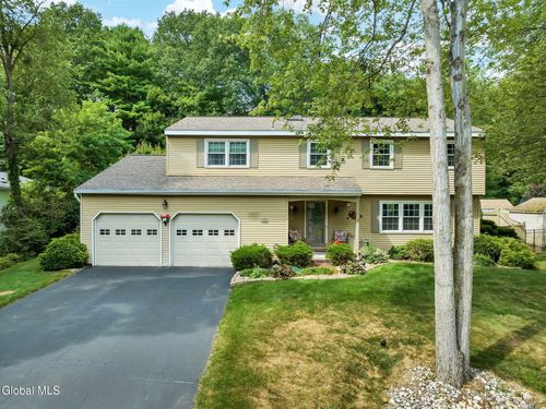 16 Huntwood Dr, Clifton Park, NY, 12065-6736 | Card Image