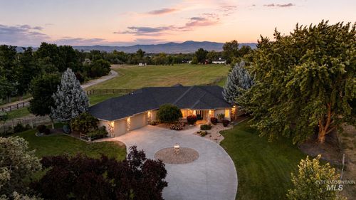 2050 Artesian Rd, Eagle, ID, 83616-5643 | Card Image