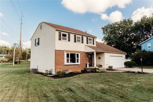 7039 Eastham Circle Nw, Canton, OH, 44708 | Card Image