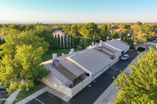 44125 Planet Cir, Lancaster, CA, 93536-6043 | Card Image
