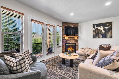 704-3537 N Fox Run, Eden, UT, 84310-6619 | Card Image