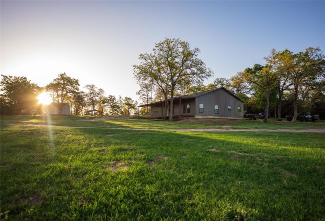 View of green lawn | Image 34