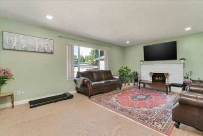 14567 Chartwell Dr, House other with 5 bedrooms, 2 bathrooms and 6 parking in Surrey BC | Image 3