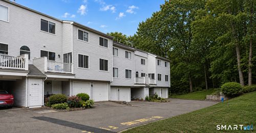 125-125 Staffordshire Commons Dr, Wallingford, CT, 06492-1752 | Card Image