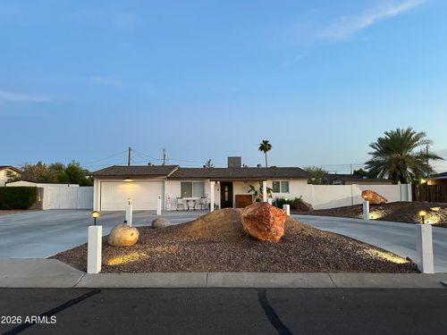 3215 E Sunnyside Lane, Phoenix, AZ, 85032 | Card Image