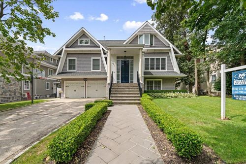 1029 New Mcneil Ave, Lawrence, NY, 11559-1725 | Card Image